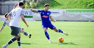 Nicolai Dittrich und der VfL Sindelfingen haben gegen den TSV Bernhausen mit 3:5 das Nachsehen.